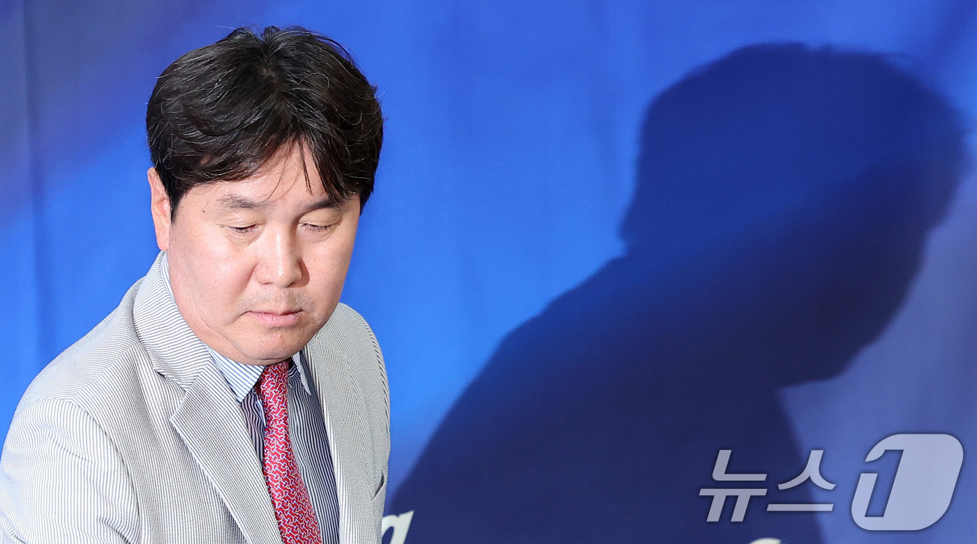 (서울=뉴스1) 김성진 기자 = 류지현 한국 야구대표팀 감독이 11일 서울 중구 한국프레스센터에서 열린 2026 아이치·나고야 아시안게임 야구 국가대표팀 최종 명단 발표 기자회견에 …