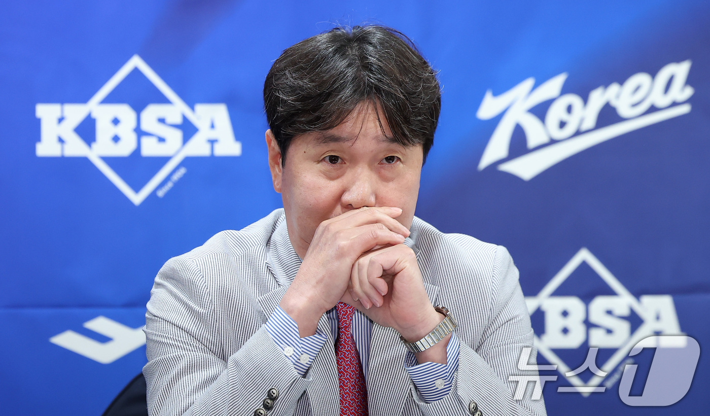 (서울=뉴스1) 김성진 기자 = 류지현 한국 야구대표팀 감독이 11일 서울 중구 한국프레스센터에서 열린 2026 아이치·나고야 아시안게임 야구 국가대표팀 최종 명단 발표 기자회견에 …