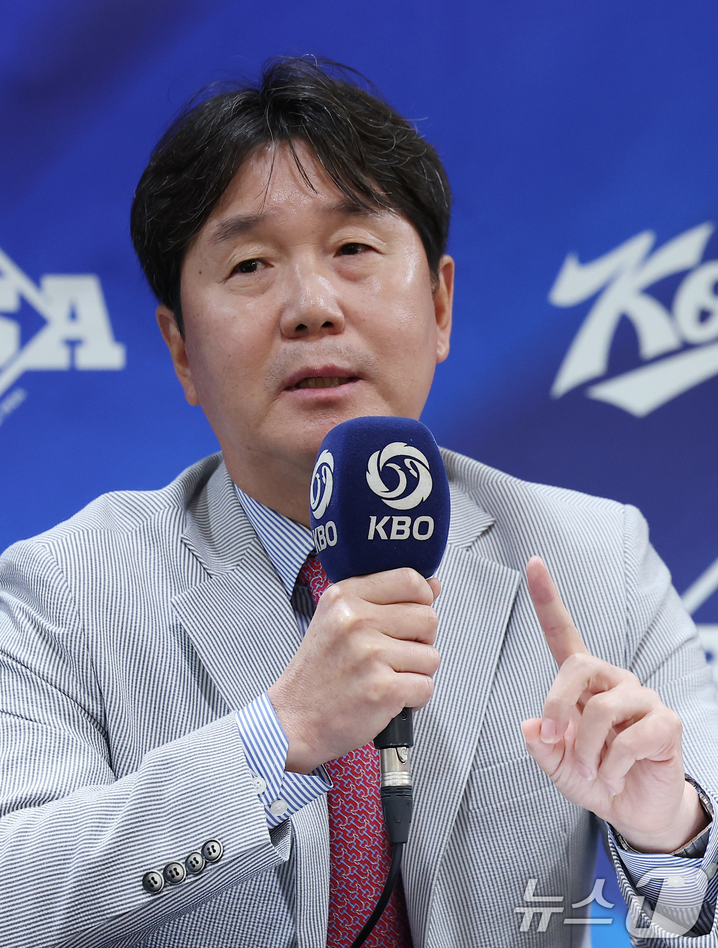 (서울=뉴스1) 김성진 기자 = 류지현 한국 야구대표팀 감독이 11일 서울 중구 한국프레스센터에서 열린 2026 아이치·나고야 아시안게임 야구 국가대표팀 최종 명단 발표 기자회견에 …