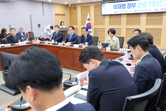 축사하는 정청래 민주당 대표