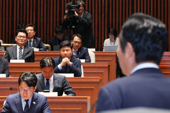 정청래 대표 발언 듣는 송영길