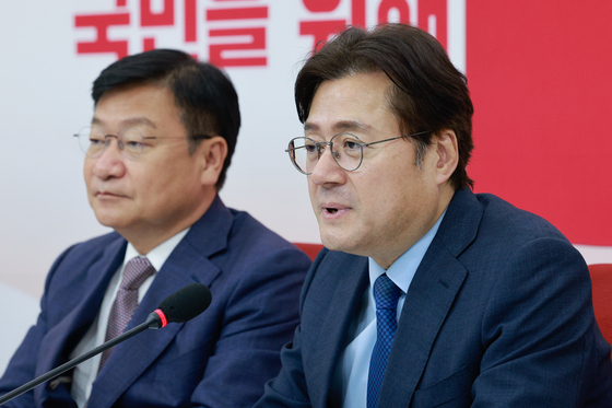참정권 회복 당부하는 홍익표 정무수석