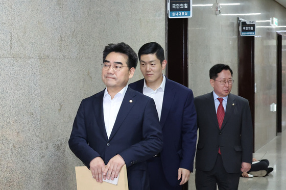국힘 소장파, 정점식에 '장동혁 거취' 의총 요구…鄭 "14일까지 답"
