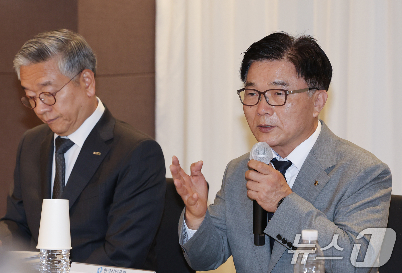 (대전=뉴스1) 김기태 기자 = 박상진 한국산업은행 회장이 11일 대전 유성구 인터시티호텔에서 열린 '정책금융 동행 in 대전'에 참석해 모두발언을 하고 있다.  2026.6.11 …