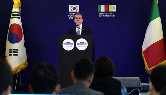 한·EU 경제 협력 브리핑 하는 김용범 정책실장