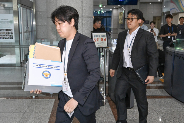 '투표용지 부족 사태' 과천 선관위 압수수색