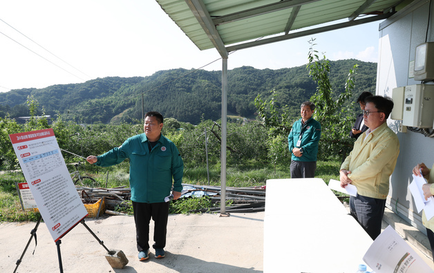 과수화상병 예찰 현장 점검하는 이승돈 농진청장