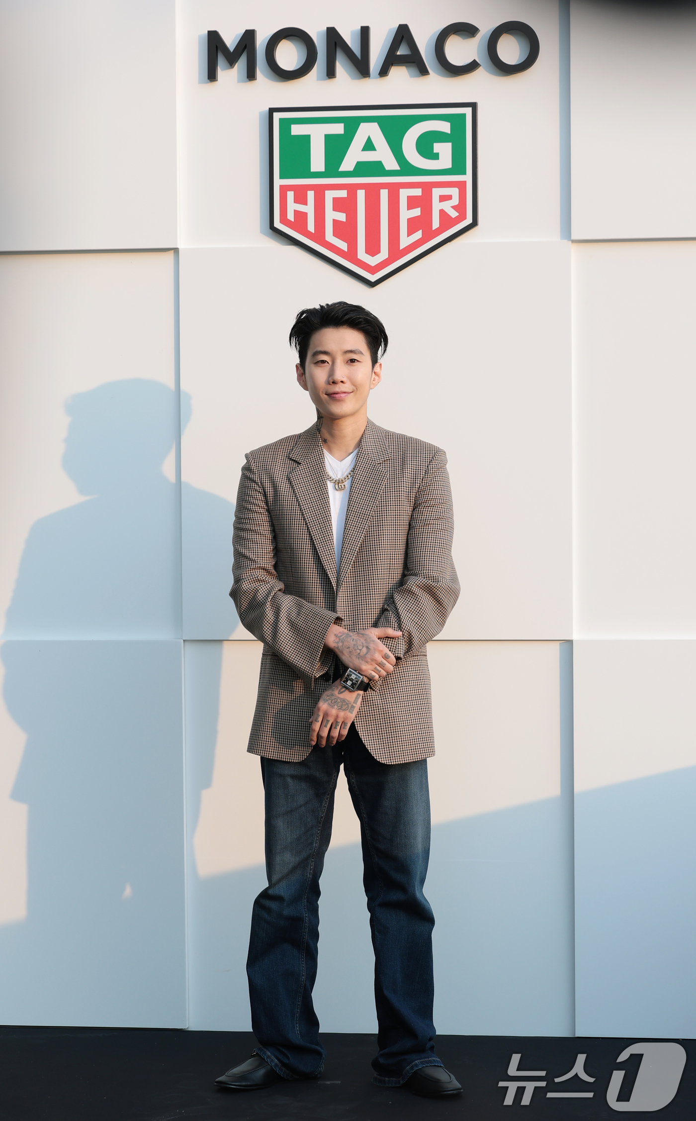(서울=뉴스1) 권현진 기자 = 배우 박재범이 11일 서울 종로구 아카이브피피에서 열린 태그호이어 모나코-더아이콘 행사 기념 포토 행사에 참석해 포즈를 취하고 있다. 2026.6. …