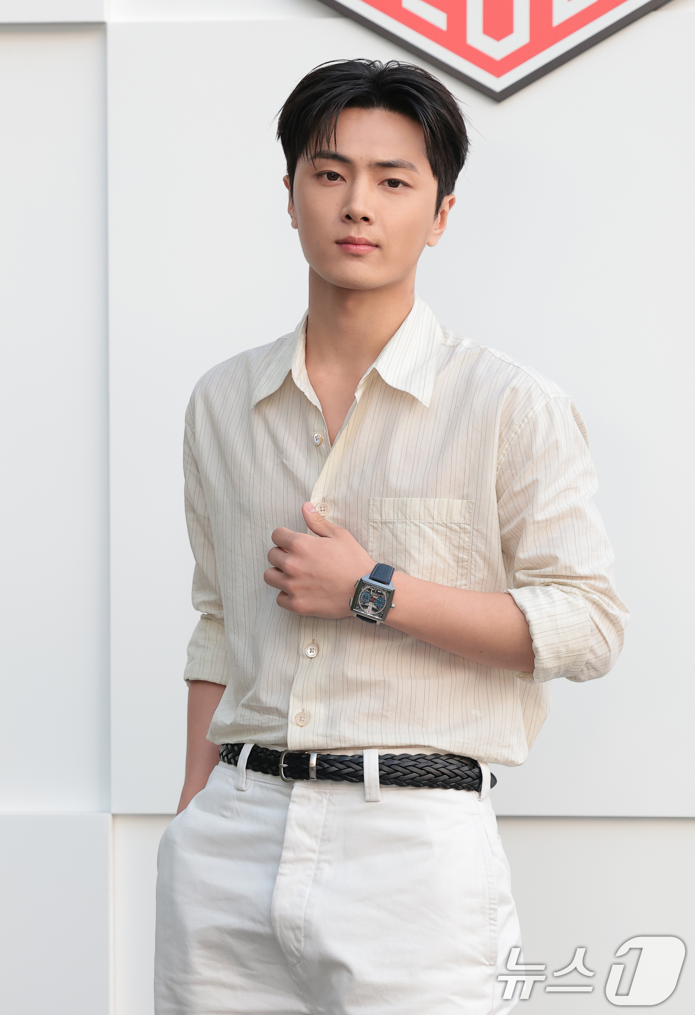 (서울=뉴스1) 권현진 기자 = 엔하이픈 제이가 11일 서울 종로구 아카이브피피에서 열린 태그호이어 모나코-더아이콘 행사 기념 포토 행사에 참석해 포즈를 취하고 있다. 2026.6 …