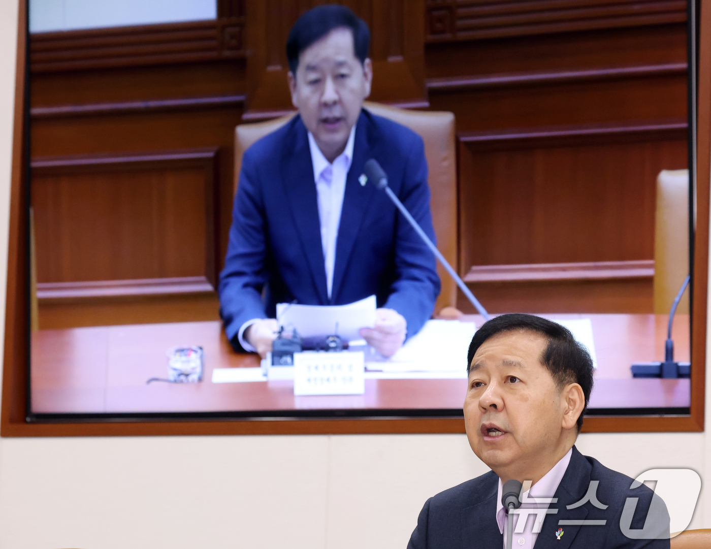(서울=뉴스1) 김명섭 기자 = 구윤철 경제부총리 겸 재정경제부 장관이 12일 서울 종로구 세종대로 정부서울청사에서 열린 비상경제본부회의 겸 경제관계장관회의에서 모두 발언을 하고 …