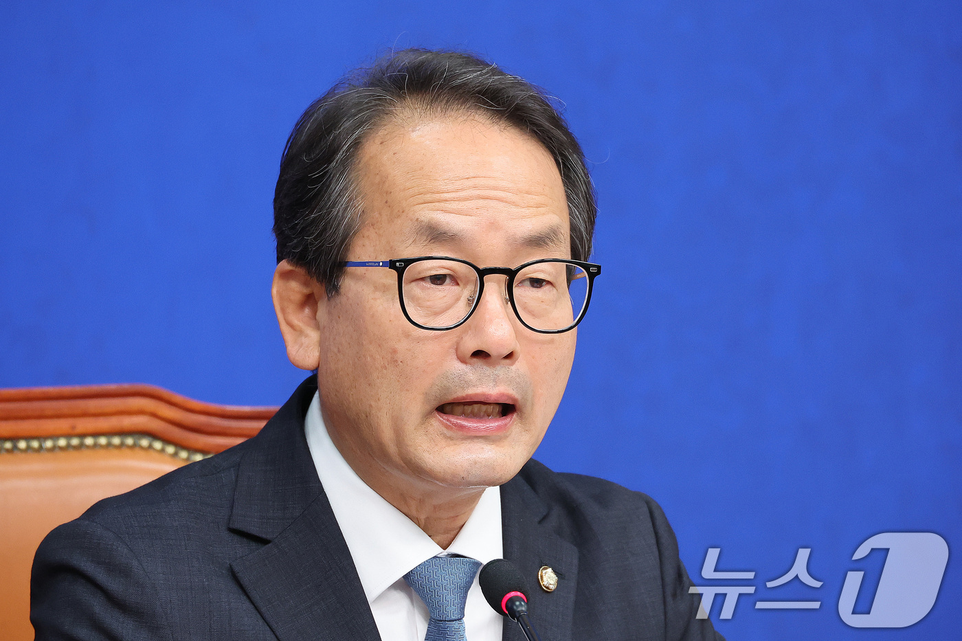 (서울=뉴스1) 신웅수 기자 = 강준현 더불어민주당 수석대변인이 12일 서울 여의도 국회에서 현안 관련 기자간담회를 하고 있다. 2026.6.12/뉴스1
