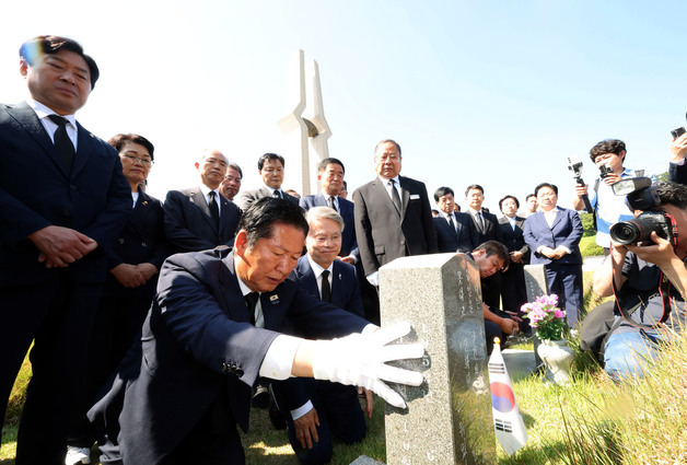 정청래, 사퇴론 속 텃밭행…권리당원 몰린 호남서 연임도전 의지
