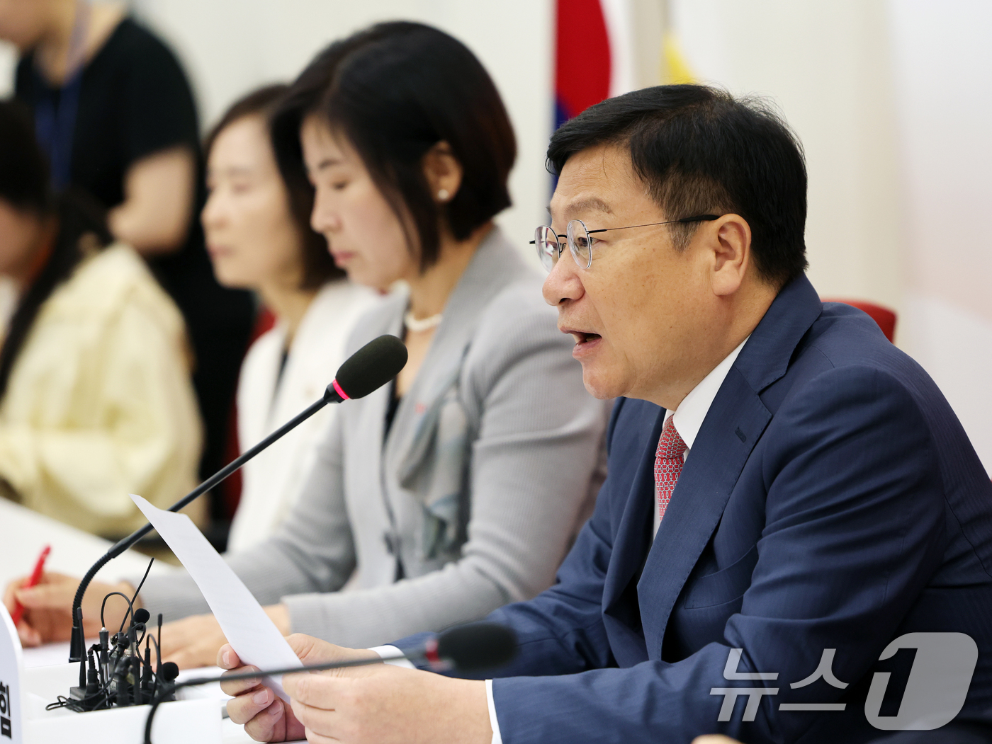 (서울=뉴스1) 황기선 기자 = 정점식 국민의힘 원내대표가 12일 오전 서울 여의도 국회에서 열린 기자간담회에서 모두발언을 하고 있다.  2026.6.12/뉴스1