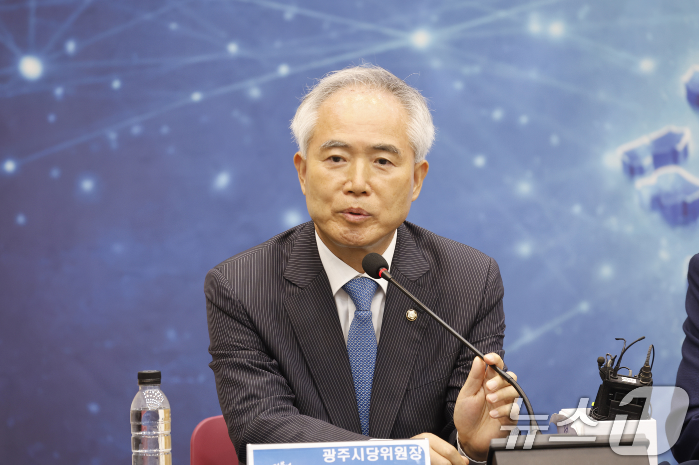 (광주=뉴스1) 김태성 기자 = 양부남 더불어민주당 광주시당위원장이 12일 오전 광주시 김대중컨벤션센터에서 열린 민주당 전남광주현장 최고위원회의에서 인사말을 하고 있다 2026.6 …
