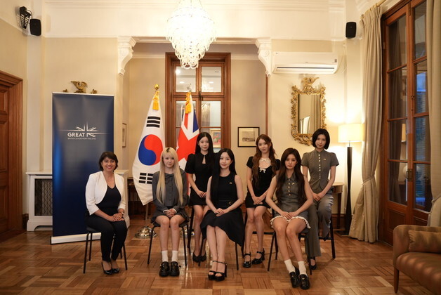 엔믹스, 주한영국대사관 캠페인 홍보대사 "소녀들에 긍정적 메시지"