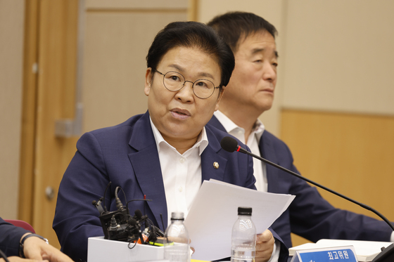 발언하는 문정복 최고위원