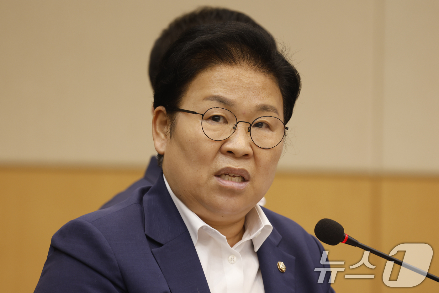 (광주=뉴스1) 김태성 기자 = 문정복 더불어민주당 최고위원이 12일 오전 광주시 김대중컨벤션센터에서 열린 민주당 전남광주현장 최고위원회의에서 발언을 하고 있다. 2026.6.12 …