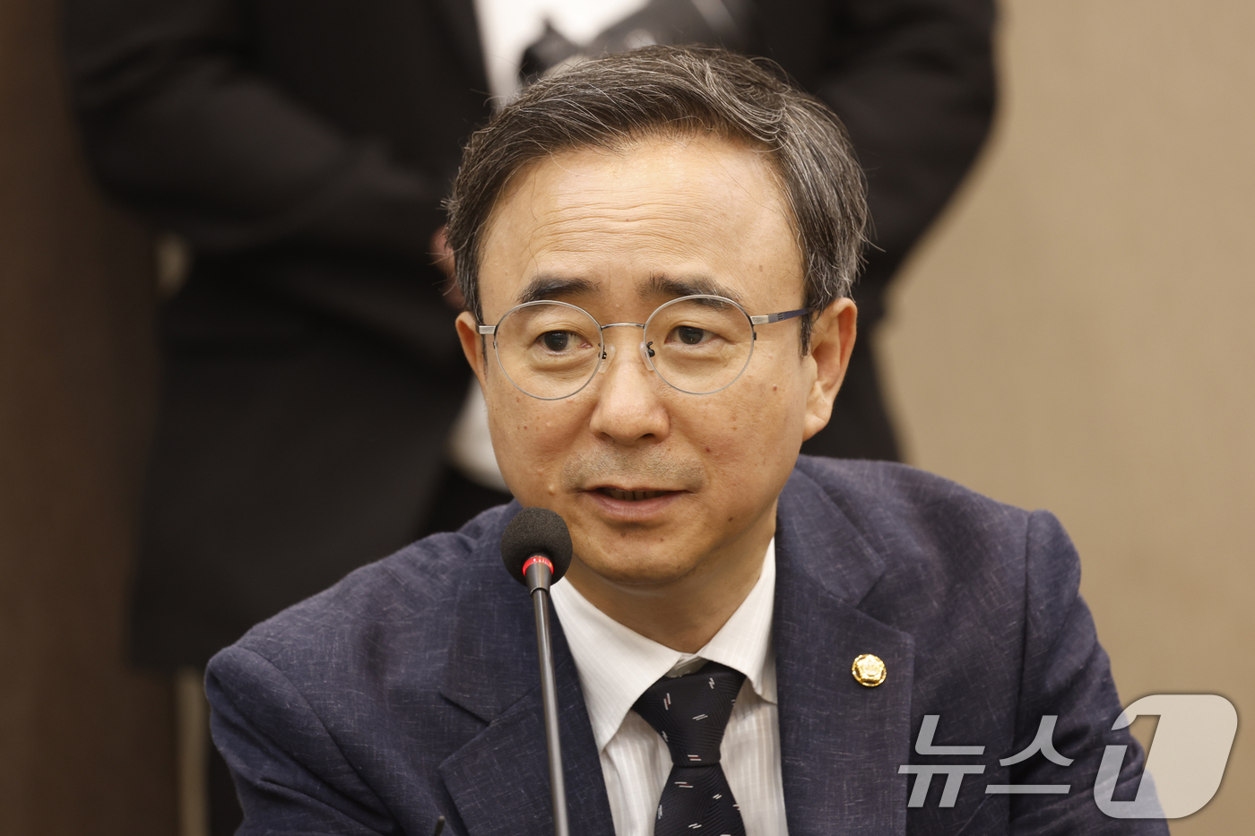 (광주=뉴스1) 김태성 기자 = 임문영 광주 광산을 국회의원이 12일 오전 광주시 김대중컨벤션센터에서 열린 민주당 전남광주현장 최고위원회의에서 인사말을 하고 있다 2026.6.12 …