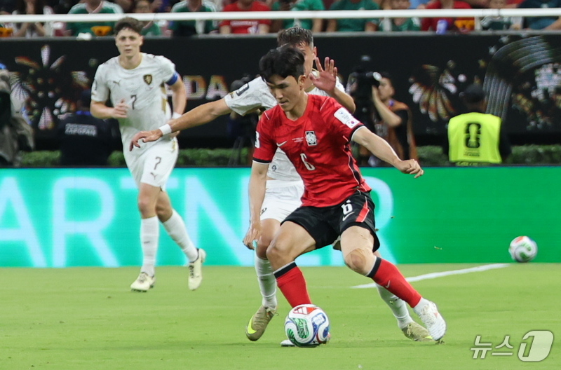 (과달라하라(멕시코)=뉴스1) 박지혜 기자 = 대한민국 축구국가대표팀 황인범이 11일(현지시간) 멕시코 할리스코주 사포판 과달라하라 스타디움에서 열린 2026 북중미 월드컵 A조 …