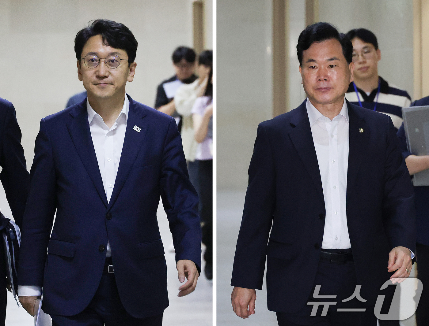 (서울=뉴스1) 신웅수 기자 = 천준호 더불어민주당 원내수석부대표(왼쪽)와 김숭수 국민의힘 원내수석부대표가 12일 서울 여의도 국회에서 열린 회동에 참석하고 있다. 2026.6.1 …