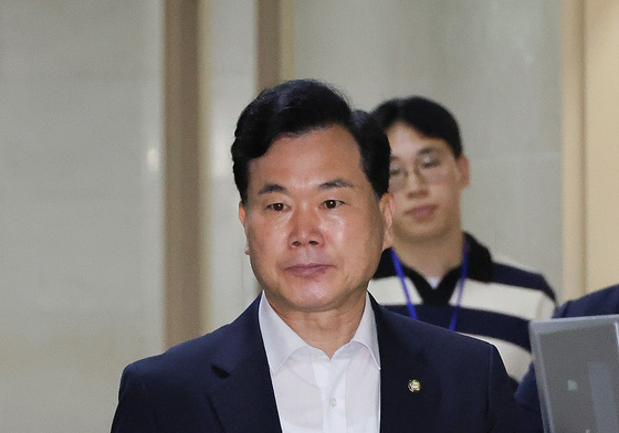 여야 회동 참석하는 김승수