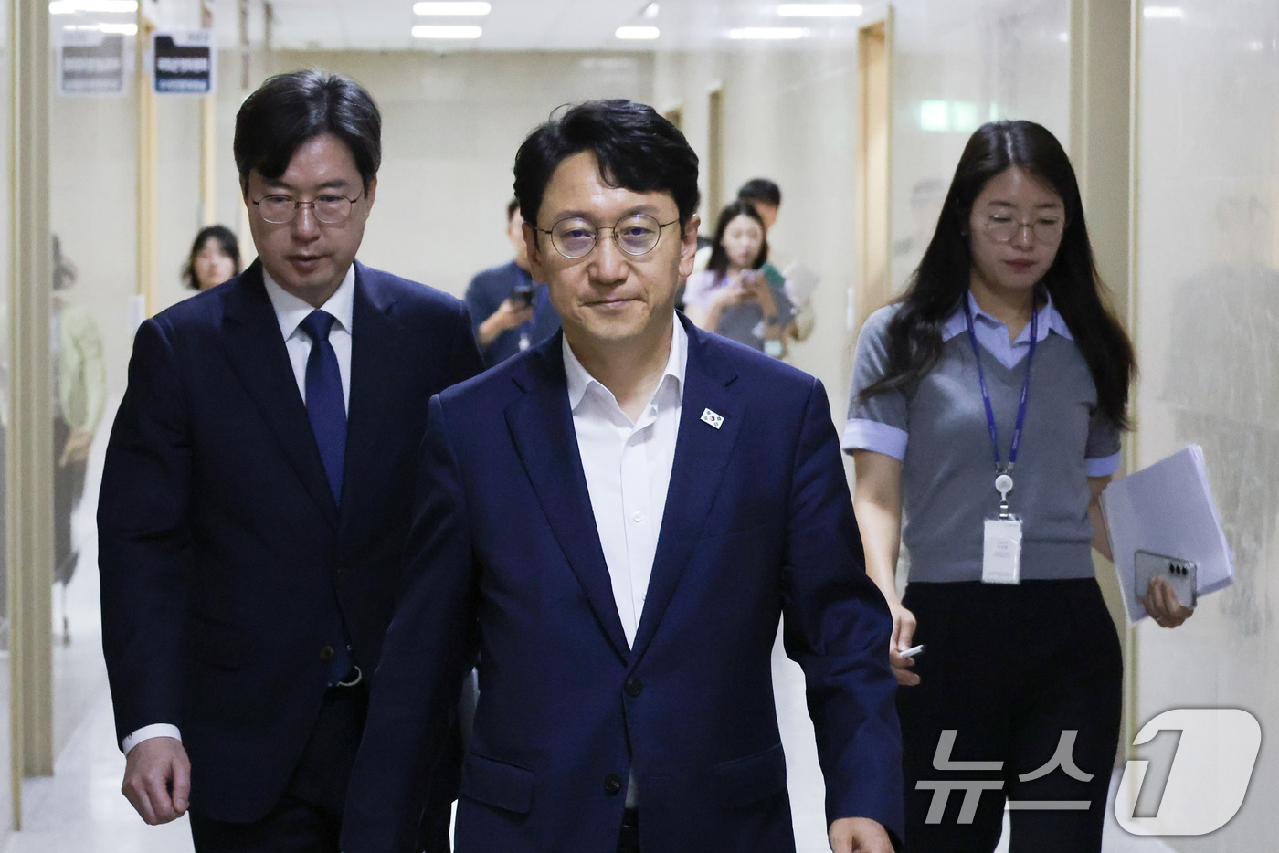 (서울=뉴스1) 신웅수 기자 = 천준호 더불어민주당 원내수석부대표가 12일 서울 여의도 국회에서 열린 김승수 국민의힘 원내수석부대표와의 회동에 참석하고 있다. 2026.6.12/뉴 …