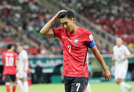 아쉬운 손흥민