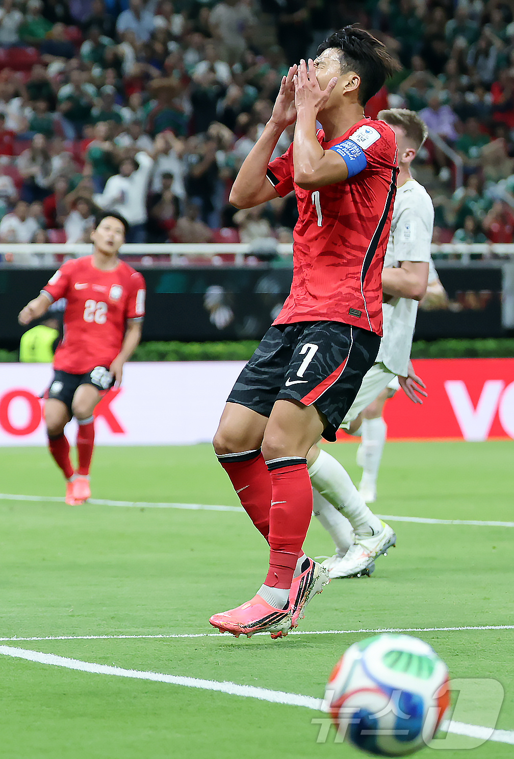 (과달라하라(멕시코)=뉴스1) 박지혜 기자 = 대한민국 축구국가대표팀 손흥민이 11일(현지시간) 멕시코 할리스코주 사포판 과달라하라 스타디움에서 열린 2026 북중미 월드컵 A조 …