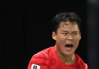 '오현규 월드컵 데뷔골'에 한국, 체코에 2-1 역전