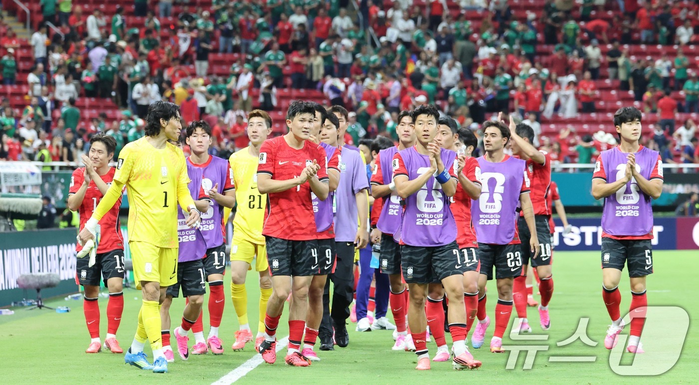 (과달라하라(멕시코)=뉴스1) 임세영 기자 = 대한민국 축구국가대표팀 선수들이 11일(현지시간) 멕시코 할리스코주 사포판 과달라하라 스타디움에서 열린 2026 북중미 월드컵 A조 …