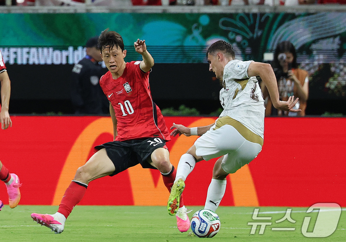 (과달라하라(멕시코)=뉴스1) 임세영 기자 = 대한민국 축구국가대표팀 이재성이 11일(현지시간) 멕시코 할리스코주 사포판 과달라하라 스타디움에서 열린 2026 북중미 월드컵 A조 …