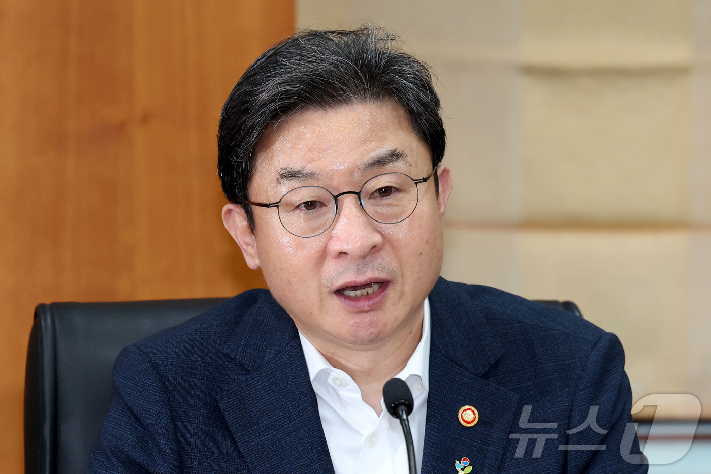(서울=뉴스1) 이광호 기자 = 이억원 금융위원장이 지난 12일 오후 서울 여의도 금융투자협회에서 열린 국민참여형 국민성장펀드 운용사 간담회에서 발언하고 있다. 2026.6.14/ …
