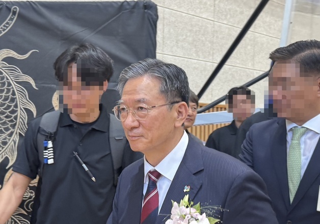 정성호 법무장관 "피해자 보호 어떻게 할 건가"…보완수사권 폐지에 반대