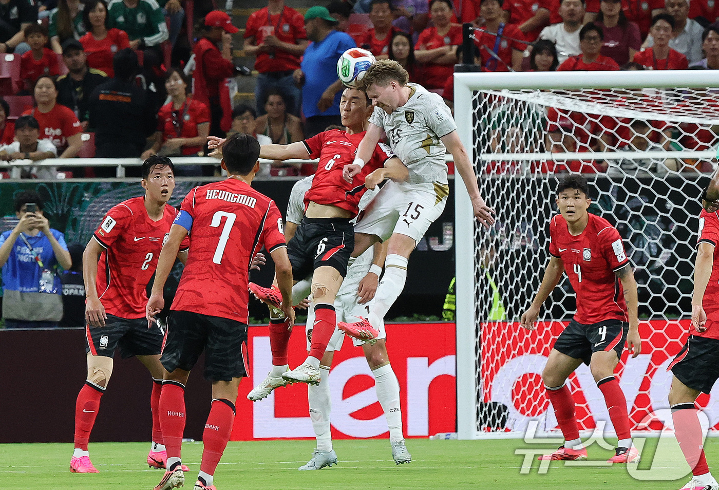 (과달라하라(멕시코)=뉴스1) 임세영 기자 = 대한민국 축구국가대표팀 황인범이 11일(현지시간) 멕시코 할리스코주 사포판 과달라하라 스타디움에서 열린 2026 북중미 월드컵 A조 …