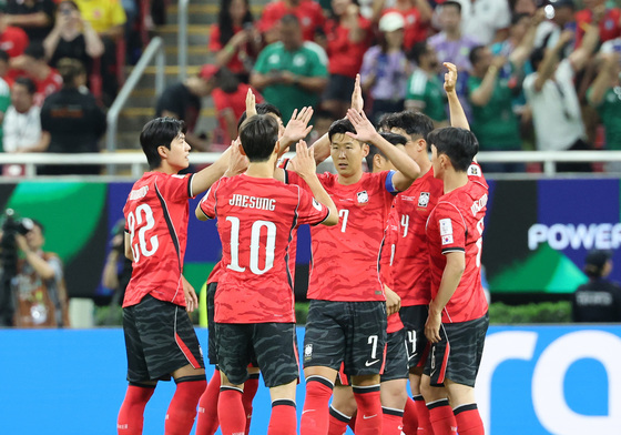 체코 꺾고 첫승 거둔 대한민국 축구대표팀