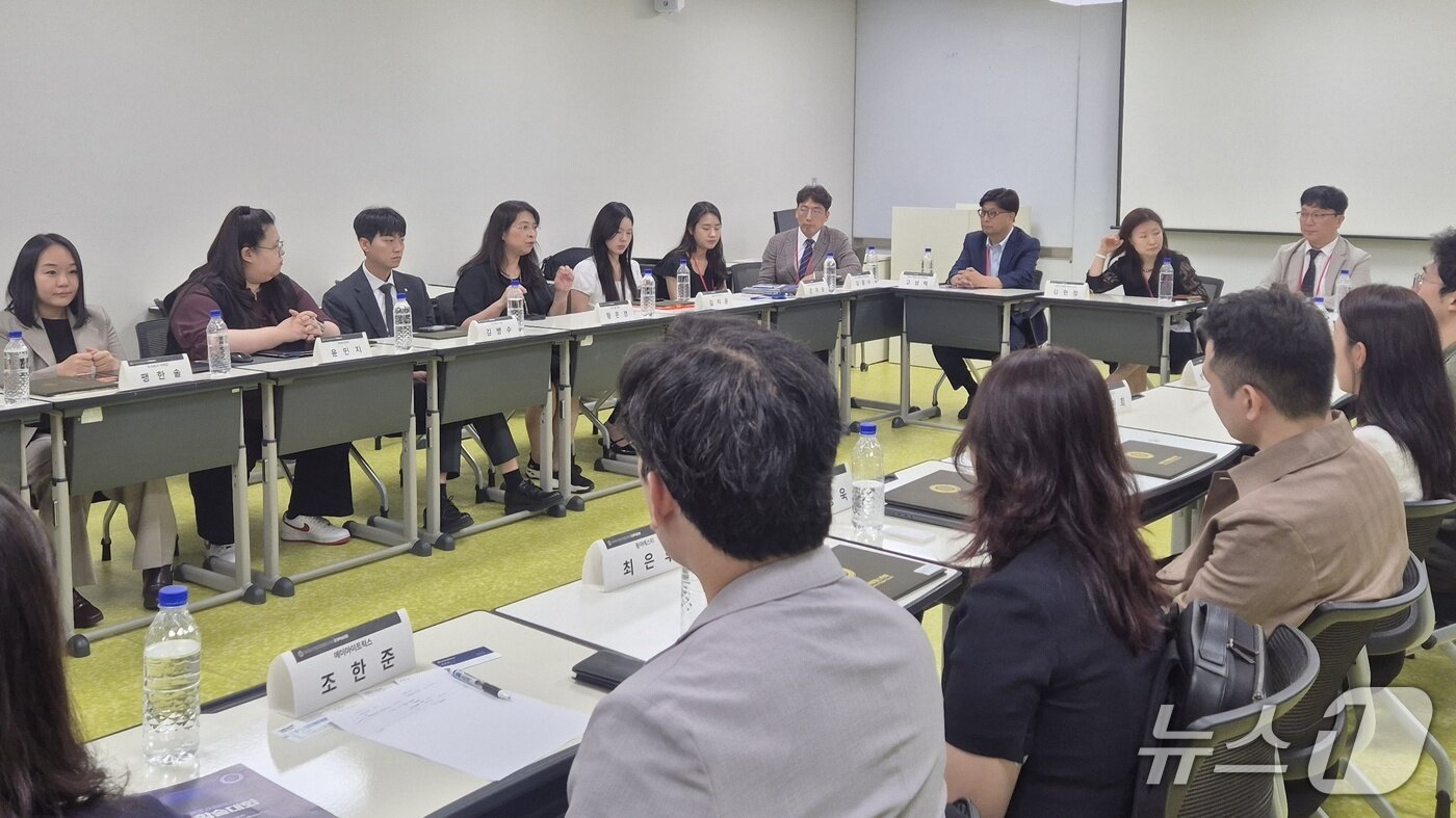 본문 이미지 - 12일 열린 대한디지털헬스학회 춘계학술대회에서 학회는 디지털헬스·제약기업과 간담회를 열었다.