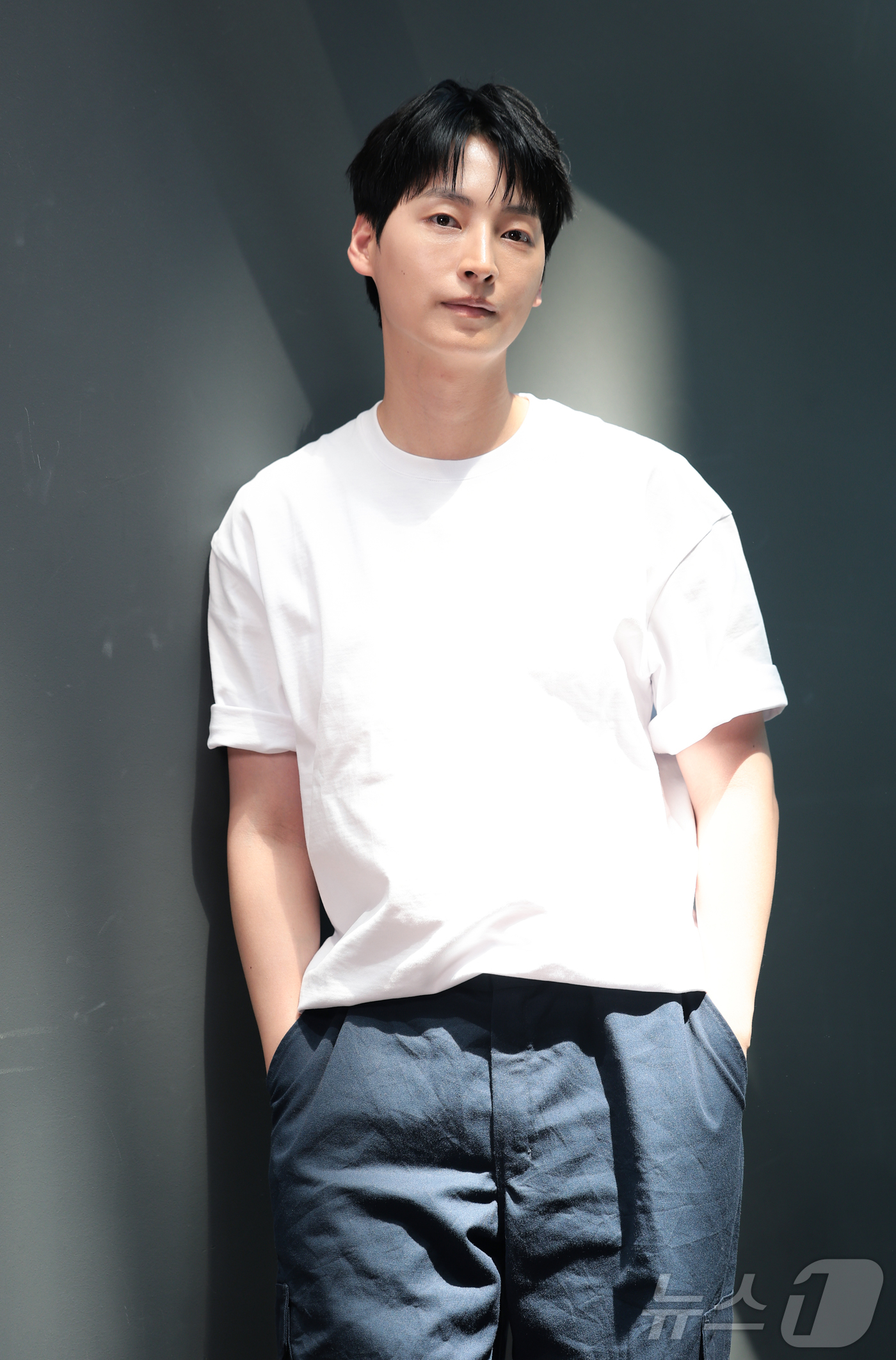 (서울=뉴스1) 권현진 기자 = 배우 임지호가 서울 종로구 뉴스1 사옥에서 열린 인터뷰에 앞서 포즈를 취하고 있다.임지호는 지난 16일 종영한 티빙 오리지널 드라마 '취사병 전설이 …
