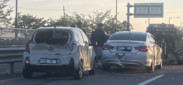 익산 도로서 차량 3대 '쾅'…1명 부상
