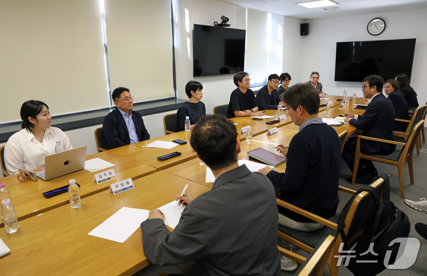 본문 이미지 - 영화진흥위원회 내 애니메이션 대표성 문제도 별도 의제로 떠올랐다. 한병아 한국독립애니메이션협회장은 “영화진흥위원회 시스템 안에 애니메이션이 보이지 않는다는 점이 문제”라며 “애니메이션 위원을 복원하고 소위원회도 다시 설치해야 한다”고 말했다.