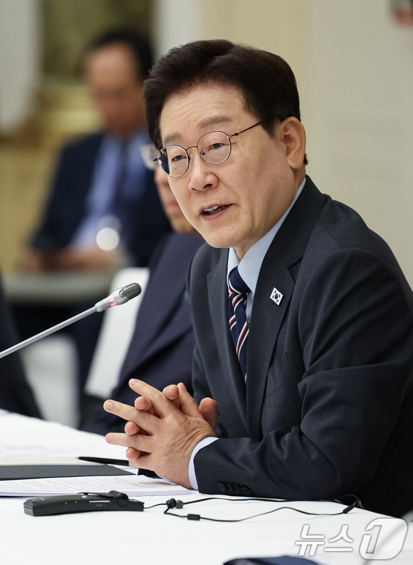 (로마(이탈리아)=뉴스1) 허경 기자 = 이재명 대통령이 12일(현지시간) 이탈리아 로마 한 호텔에서 열린 비즈니스 라운드테이블에서 발언을 하고 있다. 2026.6.13/뉴스1