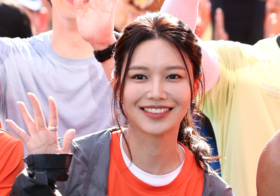 수영, '밝은 미소'