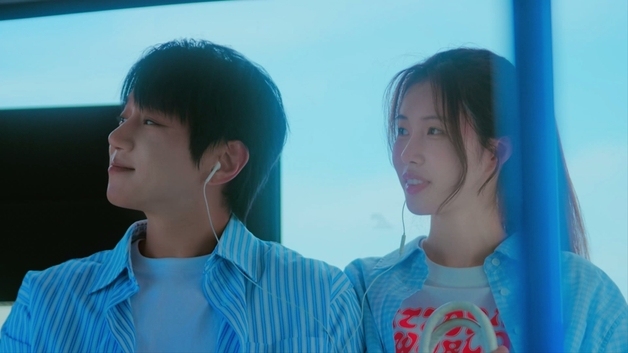 황치열, 첫 여름 신곡 '우리, 여름' MV 티저 공개…기대감 고조