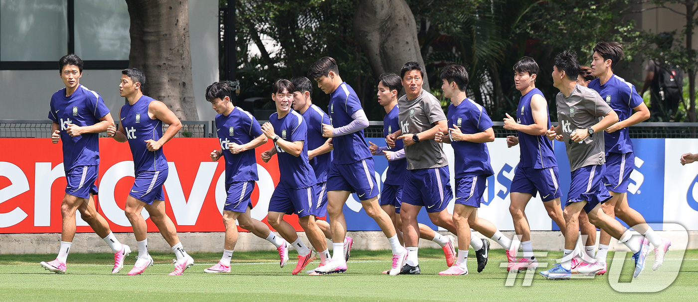(과달라하라(멕시코)=뉴스1) 박지혜 기자 = 한국 축구 국가대표팀 선수들이 12일(현지시간) 멕시코 과달라하라 인근 사포판에 위치한 베이스캠프 훈련장 치바스 바예 베르데에서 회복 …