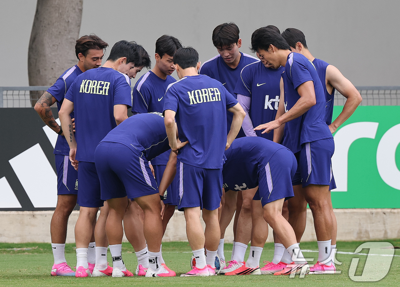 (과달라하라(멕시코)=뉴스1) 박지혜 기자 = 한국 축구 국가대표팀 선수들이 12일(현지시간) 멕시코 과달라하라 인근 사포판에 위치한 베이스캠프 훈련장 치바스 바예 베르데에서 회복 …