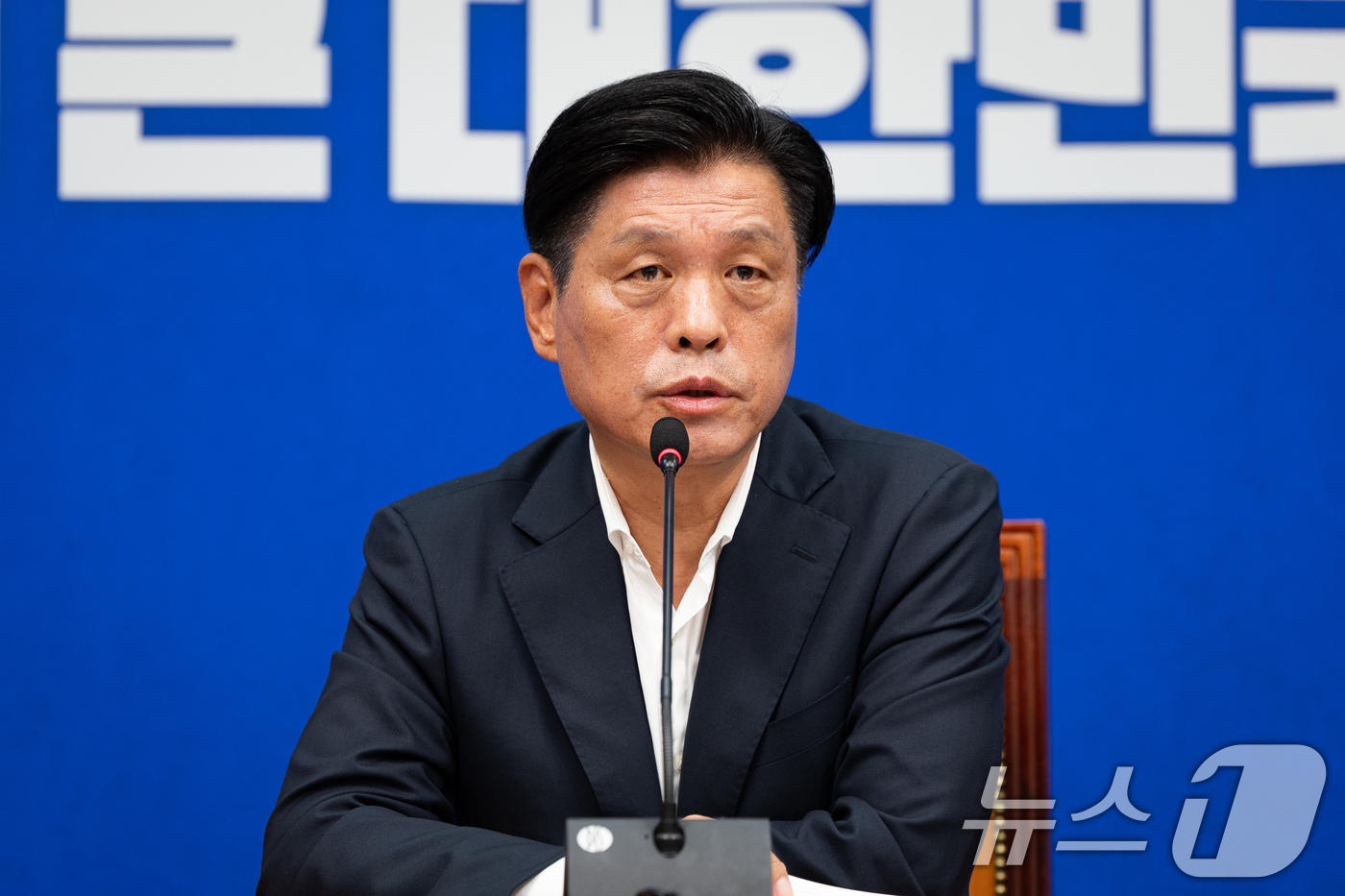 (서울=뉴스1) 유승관 기자 = 조승래 더불어민주당 사무총장이 14일 서울 여의도 국회에서 열린 당무 현안 관련 기자간담회에서 모두 발언을 하고 있다. 2026.6.14/뉴스1