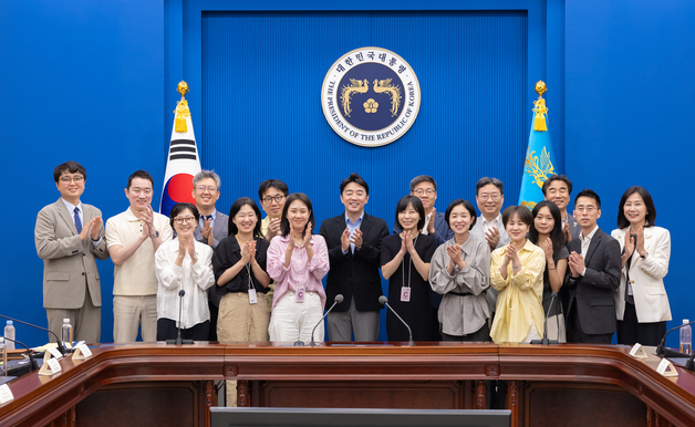 강훈식 비서실장, 청년미래자문단 최종회의