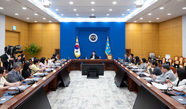 강훈식 비서실장, 청년미래자문단 최종회의