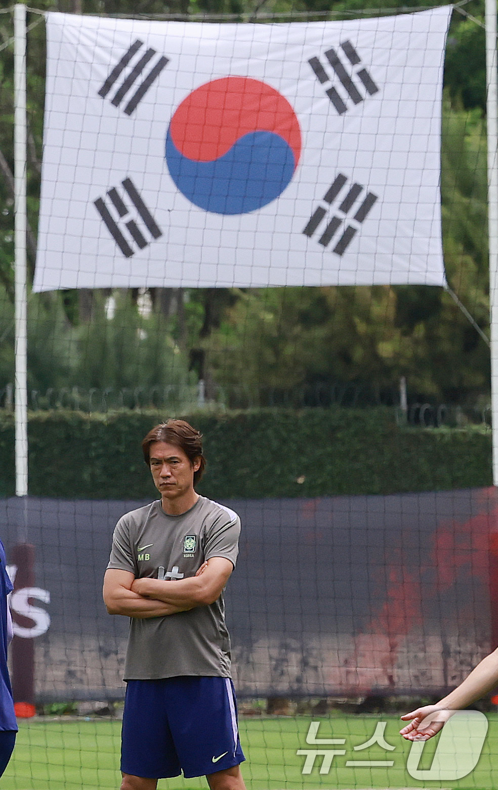 (과달라하라(멕시코)=뉴스1) 임세영 기자 = 홍명보 대한민국 축구 국가대표팀 감독이 15일(현지시간) 멕시코 과달라하라 인근 사포판에 위치한 베이스캠프 훈련장 치바스 바예 베르데 …