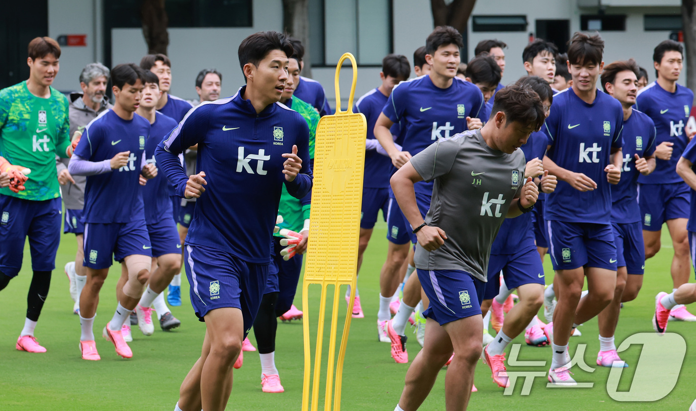 (과달라하라(멕시코)=뉴스1) 임세영 기자 = 2026 북중미 월드컵에 출전하는 대한민국 축구 국가대표팀 선수들이 15일(현지시간) 멕시코 과달라하라 인근 사포판에 위치한 베이스캠 …