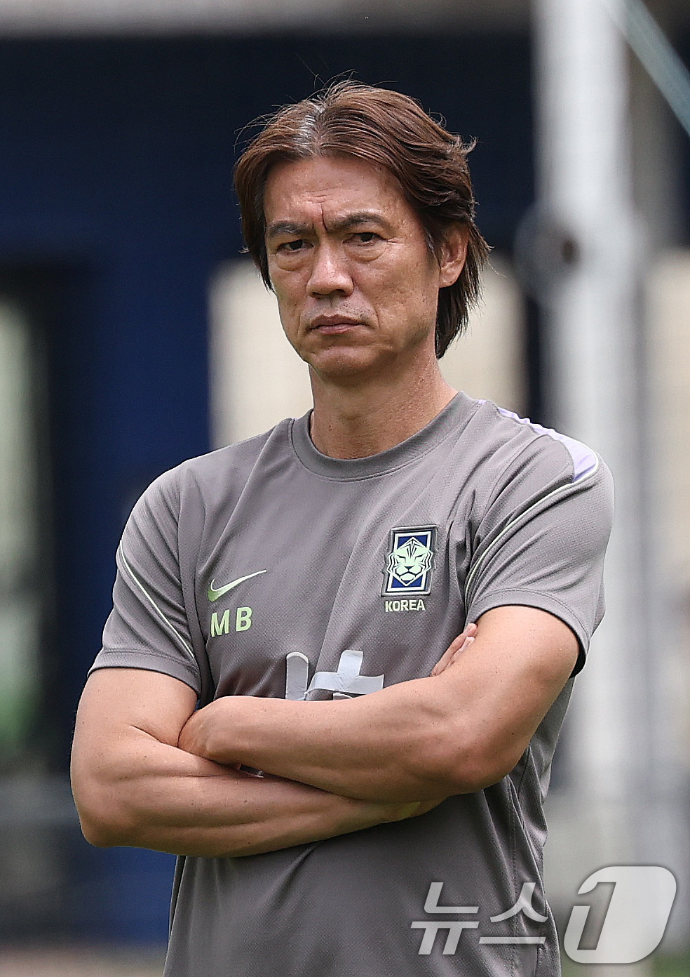 (과달라하라(멕시코)=뉴스1) 박지혜 기자 = 한국 축구 국가대표팀 홍명보 감독이 14일(현지시간) 멕시코 과달라하라 인근 사포판에 위치한 베이스캠프 훈련장 치바스 바예 베르데에서 …